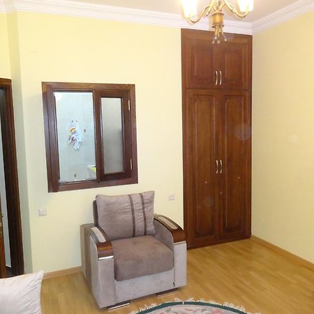 Buoy Rooms Batumi Ngoại thất bức ảnh