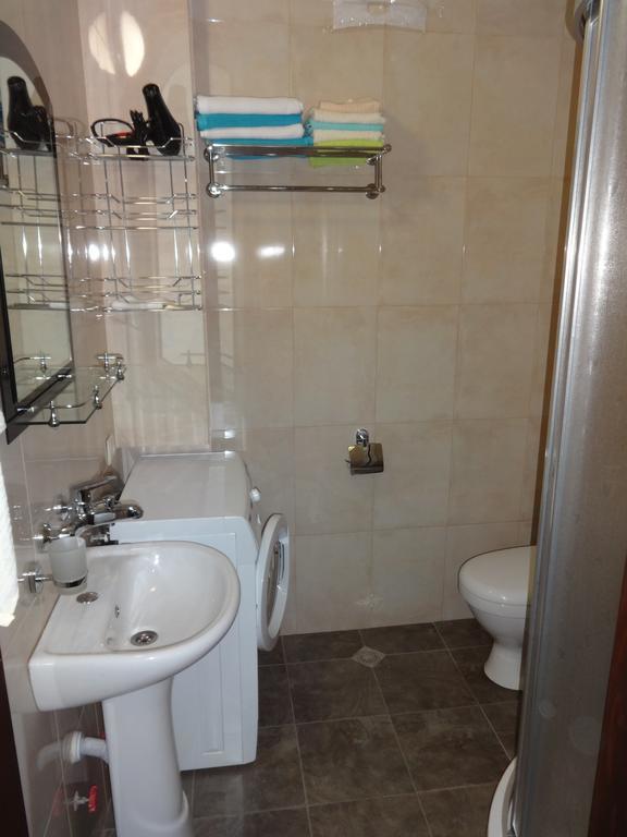 Buoy Rooms Batumi Ngoại thất bức ảnh